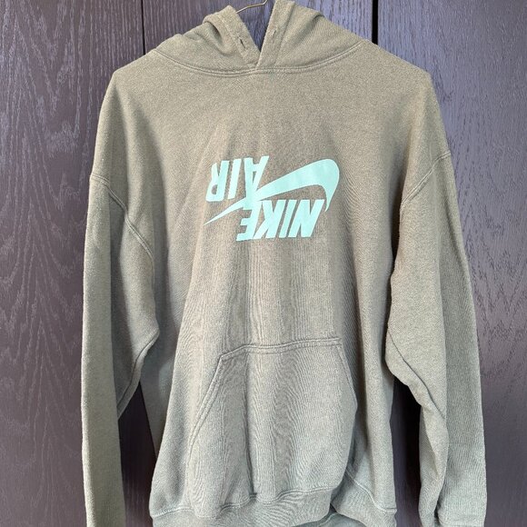 Green 'Highest' Graphic Print Hoodie - Picture 2 of 7